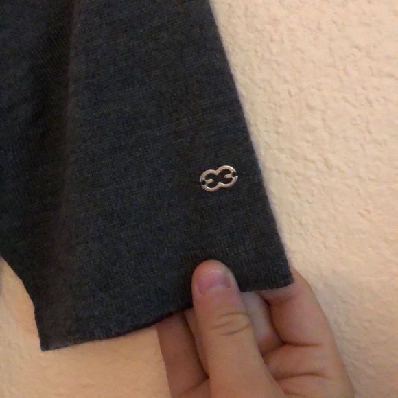 Gray top - Picture 2 of 2